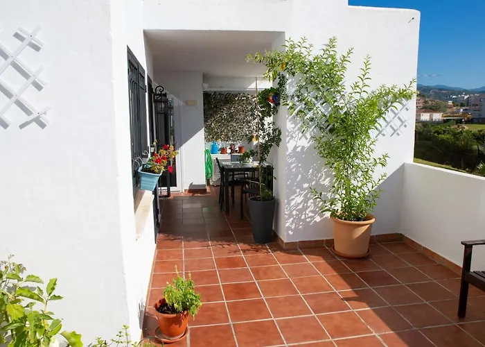 Sea View Apartment, Shared Pools, Estepona, 60 M² 公寓 *
