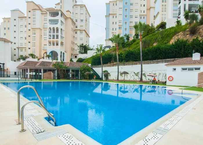 Sea View Apartment, Shared Pools, Estepona, 60 M² * 埃斯特波纳